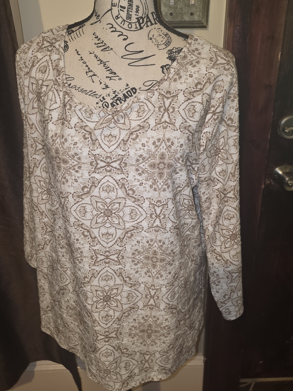 Emily Daniela Women’s 3/4 Sleeve Printed Tunic Top - Cream & Brown XL